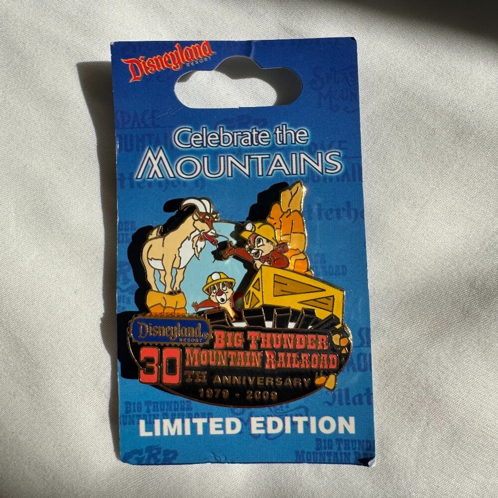 NWT Disneyland Celebrate the Mountains Big Thunder Mountain Chip & Dale Pin